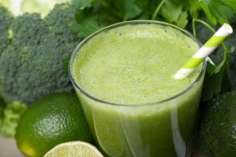 Dietetic and Antioxidant Green Smoothie Recipe