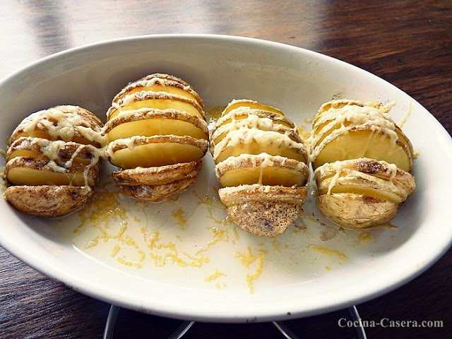 Oven-Baked Potatoes with Emmental Cheese