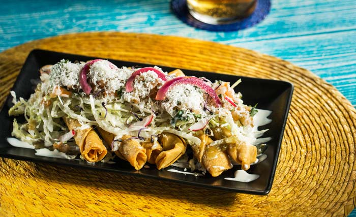 Flautas de carne. Receta mexicana fácil