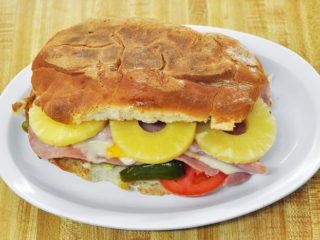 Torta hawaiana. Receta mexicana fácil