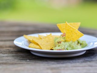 Guacamole con chapulines. Receta mexicana