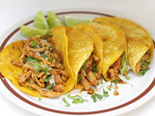 Tacos de pastor veganos. Receta mexicana