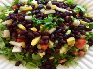 Ensalada de frijoles negros. Receta sencilla