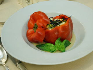 Pimientos rellenos de vegetales. Receta fácil