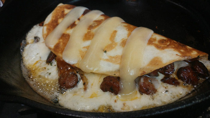 Quesadillas de bisteces. Receta mexicana