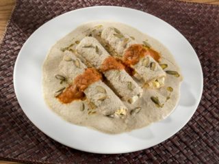 Papadzules. Receta mexicana tradicional