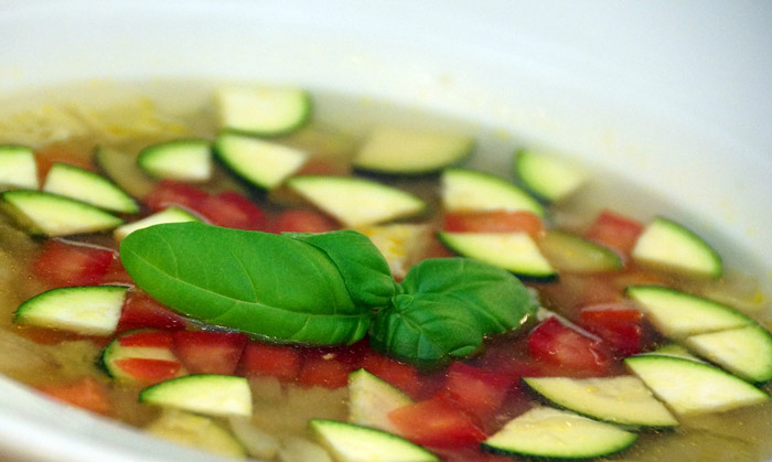 Sopa de calabacitas, papa y cilantro. Receta fácil
