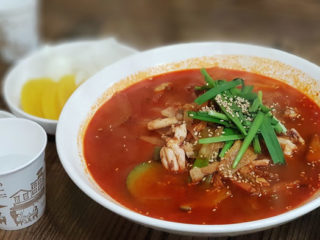 Espinazo con verdolagas. Receta mexicana