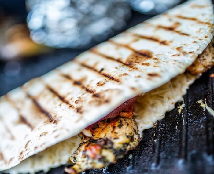 Quesadilla de camarón con queso. Receta fácil