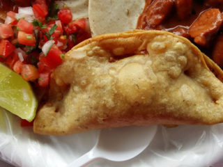 Quesadillas fritas de sardinas. Receta fácil