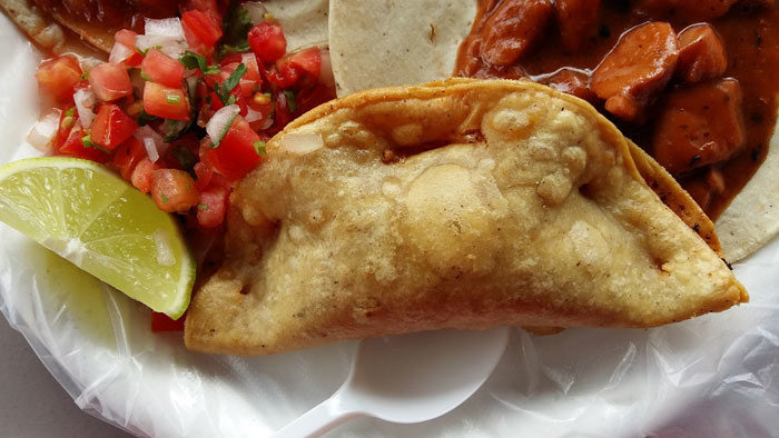 Quesadillas fritas de sardinas. Receta fácil