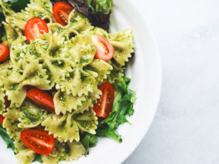 Pasta en salsa poblana cremosa. Receta fácil