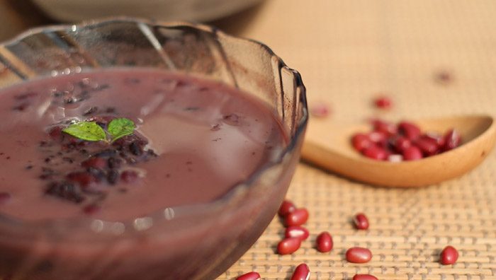 Pozole Negro de Frijoles. Receta mexicana
