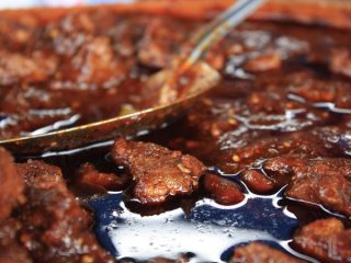 Asado de Res rojo. Receta mexicana fácil