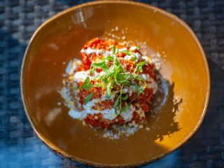Chilaquiles de Mole. Receta mexicana fácil