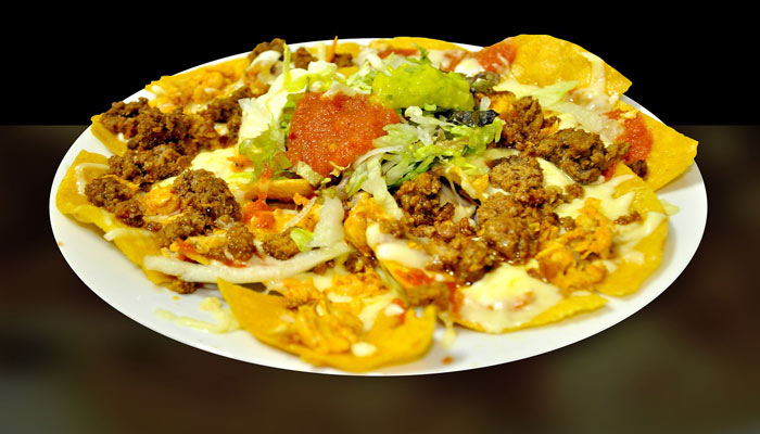 Nachos chilangos o estilo Ciudad de México. Receta mexicana