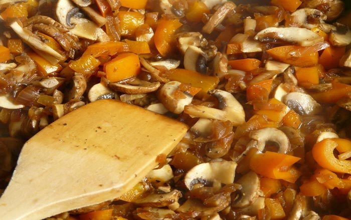 Picadillo de champiñones. Receta mexicana fácil