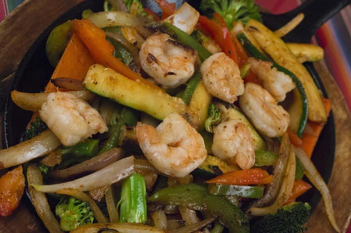 Alambre de Camarón. Receta mexicana fácil