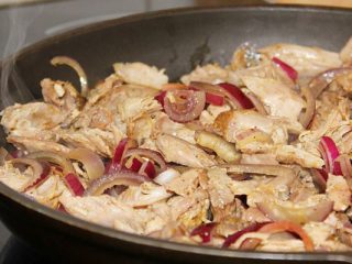 Fajitas de Pollo en Salsa de Queso. Receta fácil