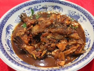 Birria de conejo. Receta mexicana fácil