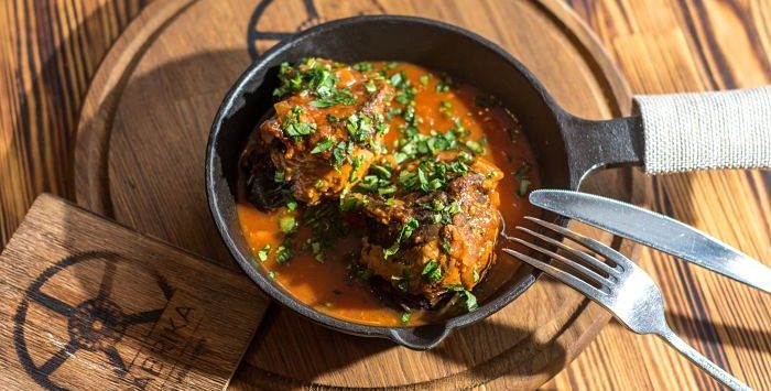 Mole de Caderas. Receta mexicana fácil