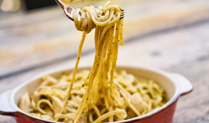 Pasta con Chapulines. Receta mexicana