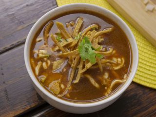 Sopa Azteca de Frijoles. Receta mexicana