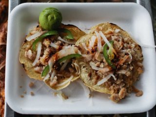 Tostadas de salpicón de pollo. Receta fácil