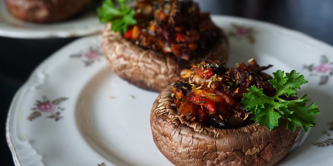 Champiñones rellenos de Espinacas. Receta fácil