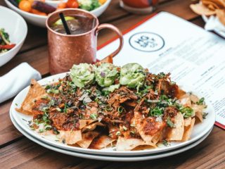 Chilaquiles saludables. Receta mexicana fácil