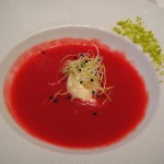 Gazpacho de remolacha con almendras