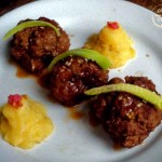 Albóndigas con salsa de vino y canela