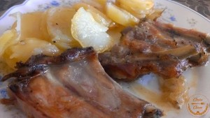 Costillas Ibéricas asadas con patatas a lo pobre