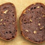 Pan con vino tinto y nueces