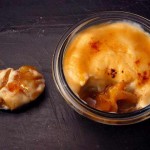 Fruta con crema quemada
