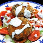 Medallones de lentejas con salsa de yogur