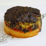 Pastel de verduras y carne con bechamel de espinacas