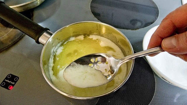 Cómo hacer mantequilla clarificada y ghee
