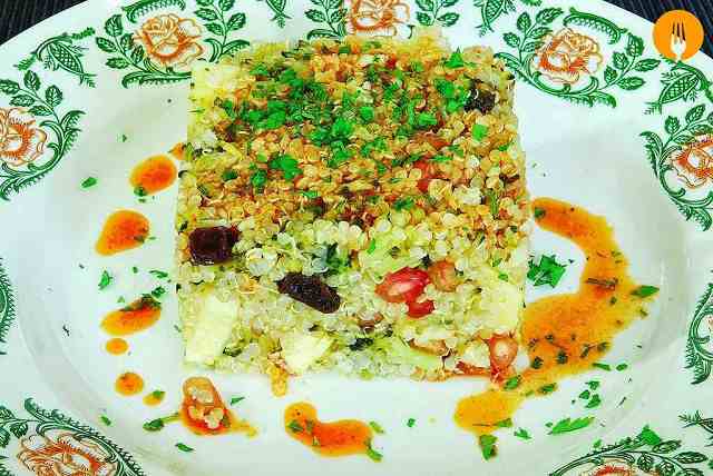Ensalada fácil de quinoa y fruta