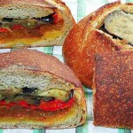 Hogazas rellenas de seitán en salsa