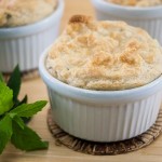 Soufflé de queso y hierbabuena