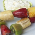 brochetas de frutas con mascarpone