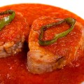 Atún con tomate y pimientos