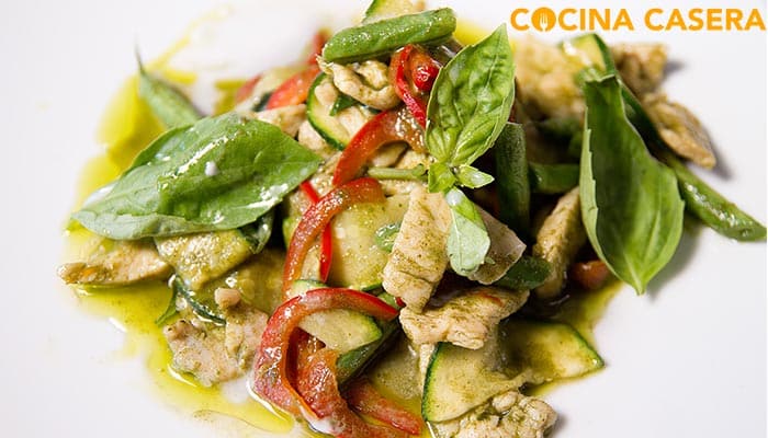 Curry verde de pollo con Cooking Chef