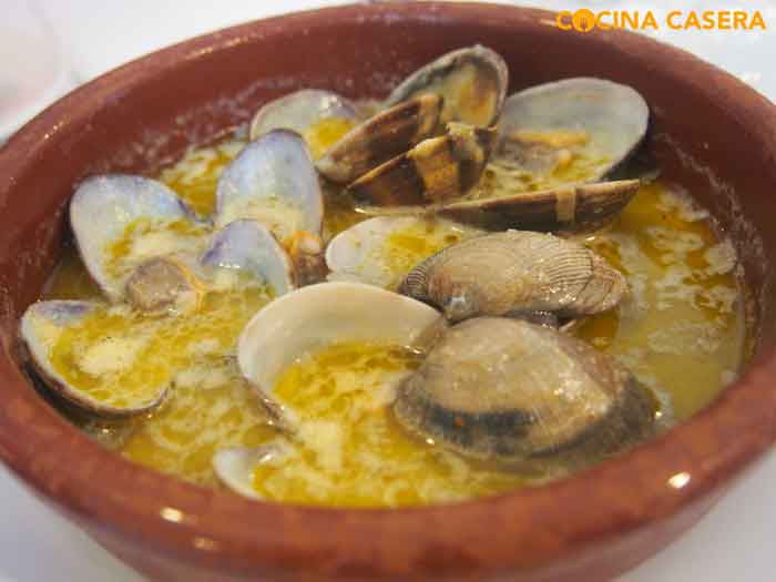 almejas a la marinera