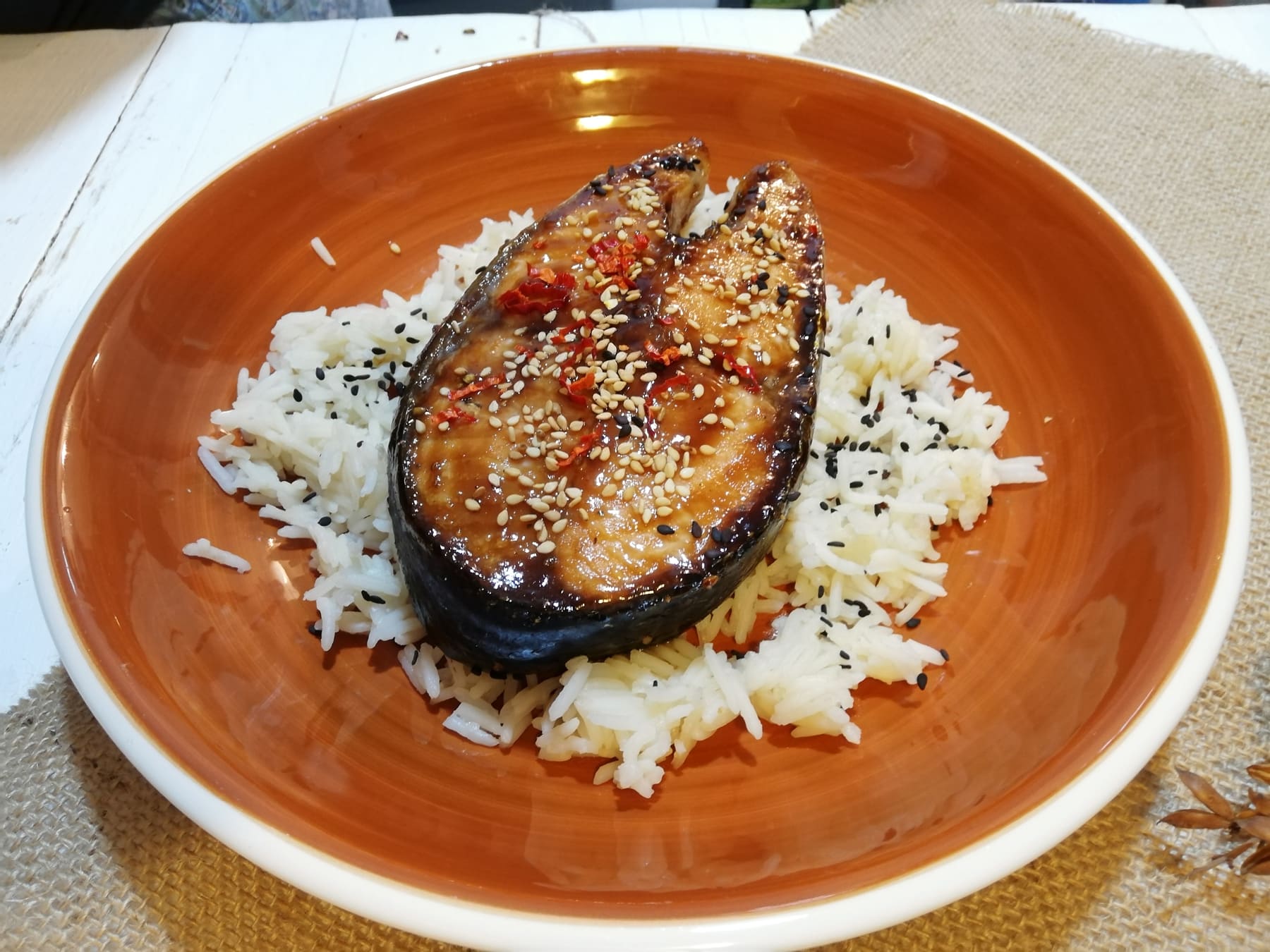 Filete de salmón con salsa teriyaki