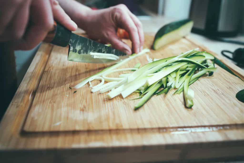 tipos-de-cortes-de-verduras-y-frutas-con-cuchillo