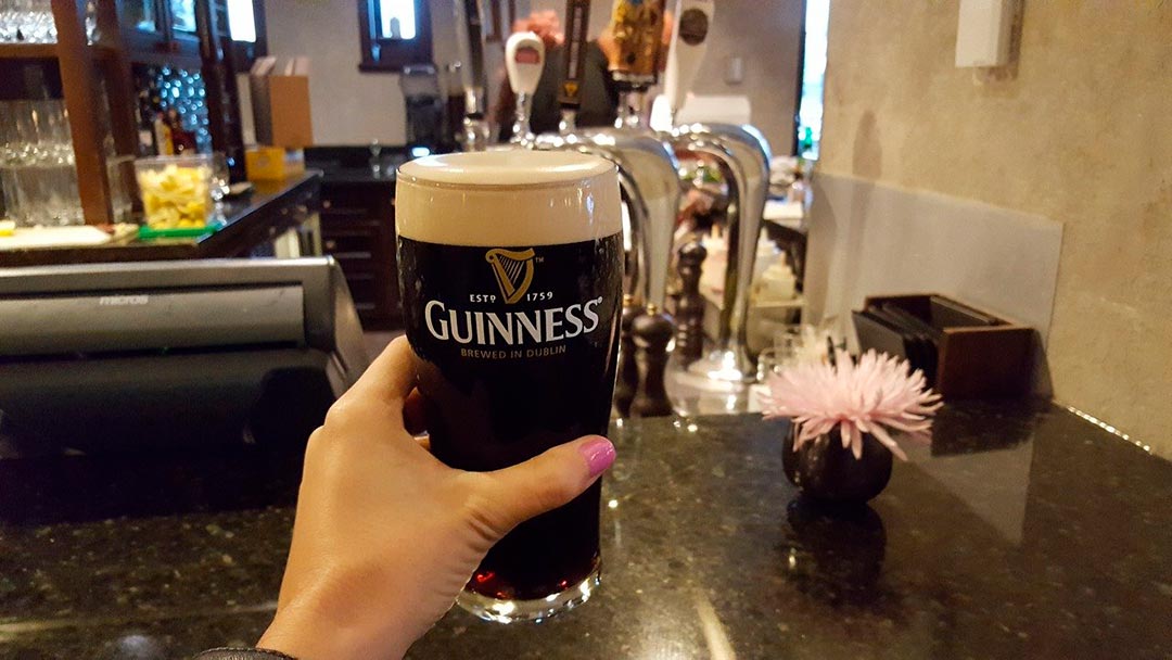 Pinta de cerveza Guinness