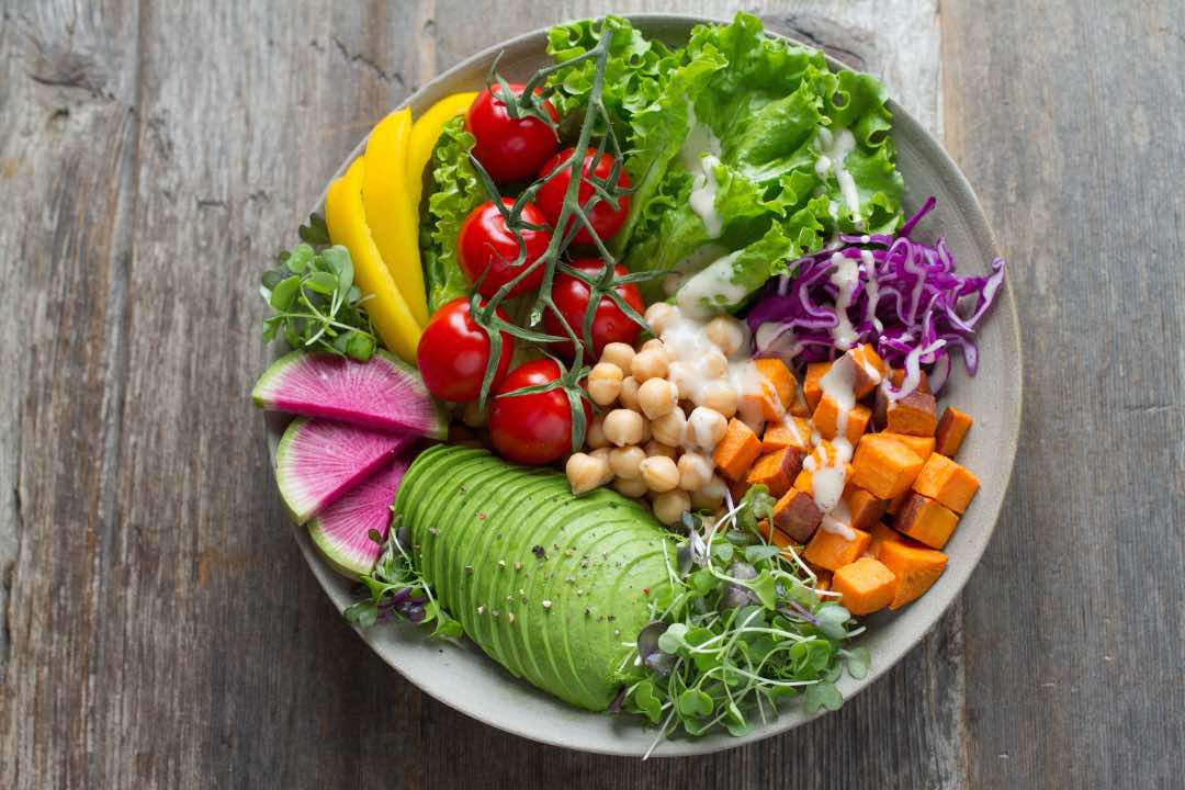 Salada de legumes, dieta climática