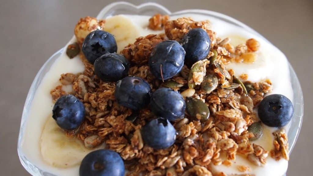 Desayunar saludable diferencias entre granola, muesli o cereales